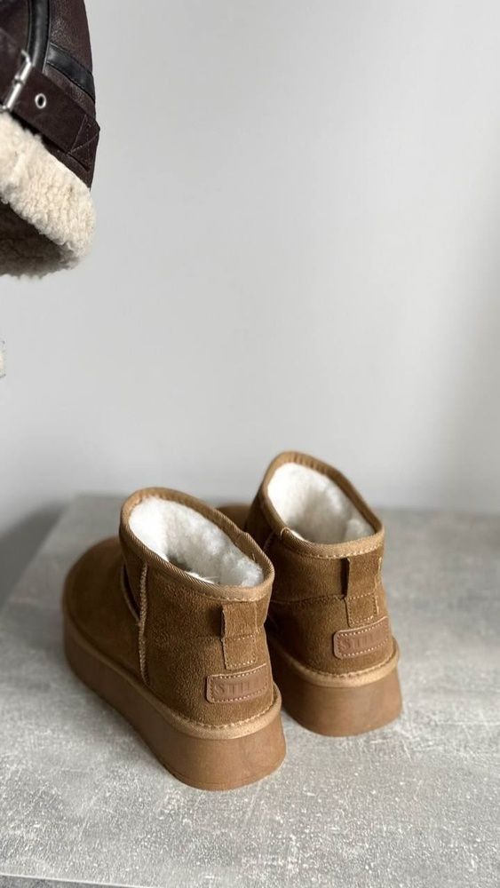 Уги в трендовому кольорі 620.39 фото